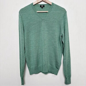Uniqlo  Mens Small Wool Vneck Green Sweater